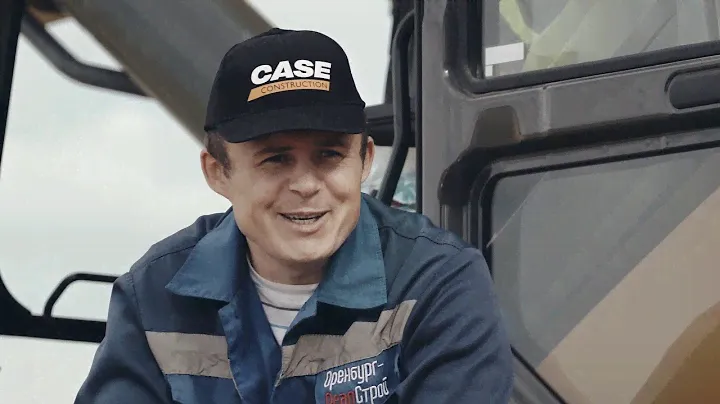 Россия: Гусеничный экскаватор CASE CX800B ME в работе